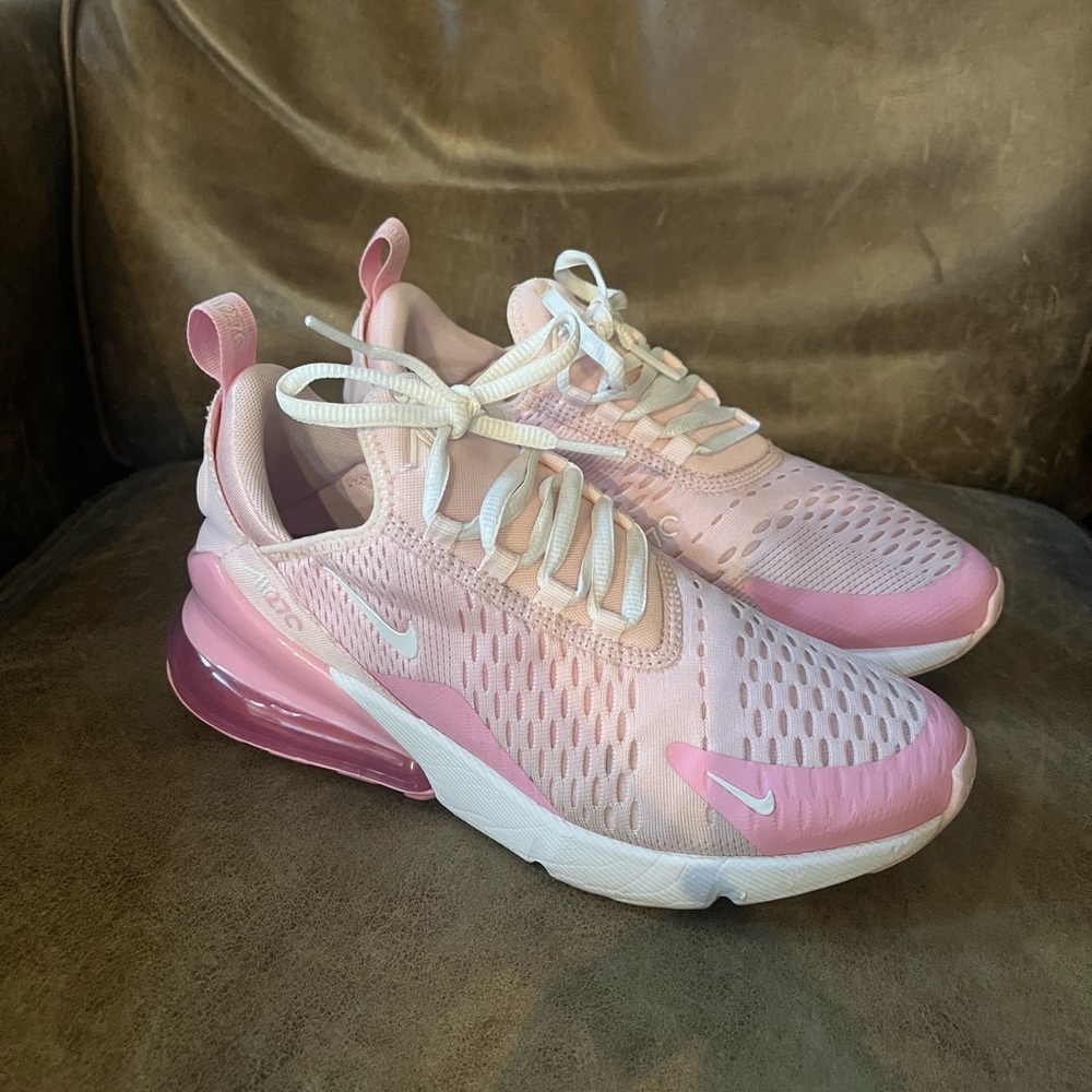 Nike Air Max 270 women’s Pink and White Sneakers 7